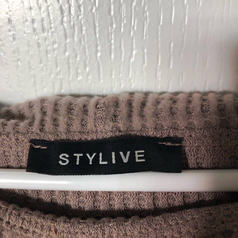 sweater - Picture 2 of 2